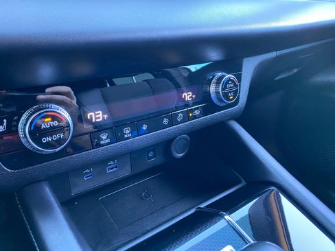 Used 2024 Mitsubishi Outlander SE Black Edition image 72