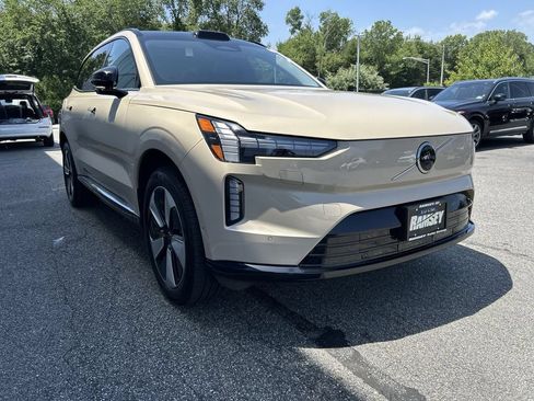 Certified 2025 Volvo EX90 Plus AWD/4WD image 2