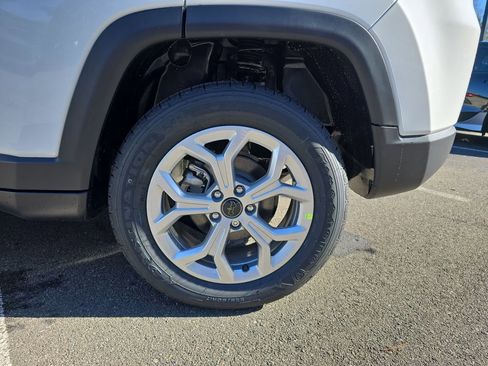 New 2026 Jeep Compass Latitude AWD/4WD image 35
