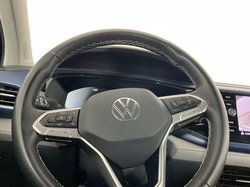 Used 2024 Volkswagen Taos SE FWD image 20