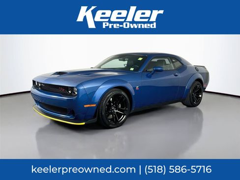 Used 2022 Dodge Challenger R/T Scat Pack RWD image 1