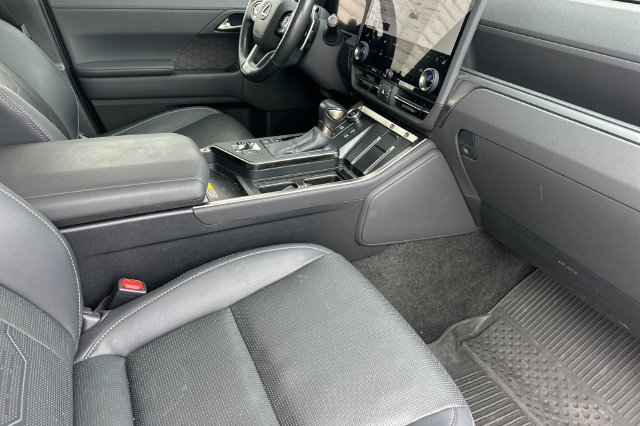 Used 2024 Lexus GX 550 w/ Accessory Package (Z1) AWD/4WD image 20