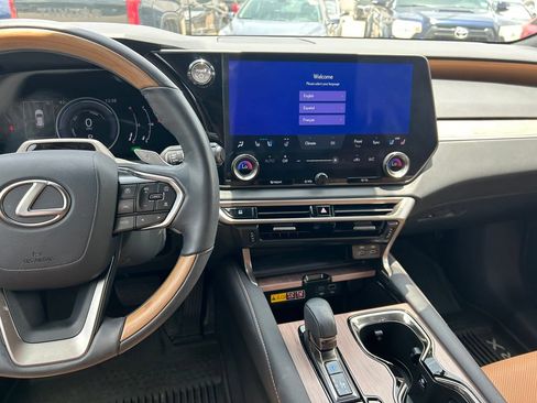 Used 2024 Lexus RX 350h AWD/4WD image 17