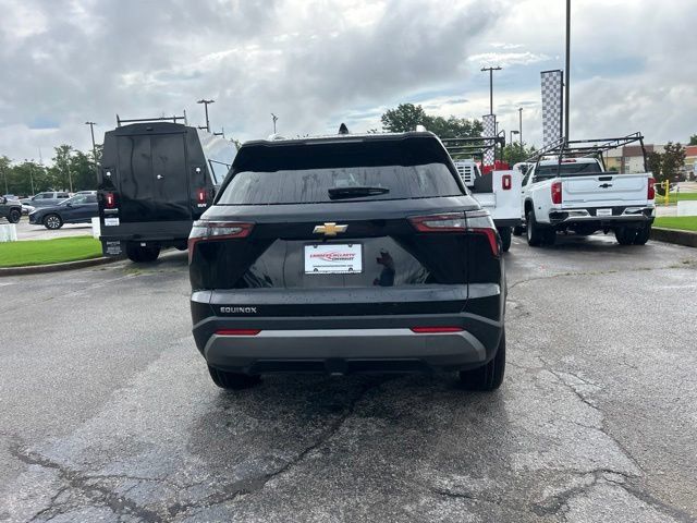 New 2027 Chevrolet Equinox LT w/ Convenience Package II FWD image 4