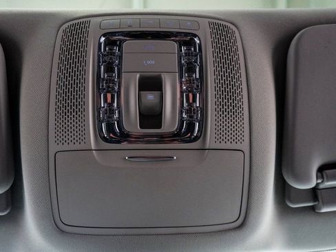 Used 2020 Mercedes-Benz GLS 450 4MATIC image 33