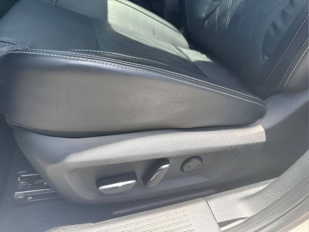 Used 2024 Nissan Rogue Platinum FWD image 31