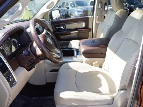 Used 2015 RAM 1500 Laramie w/ Convenience Group AWD/4WD image 16