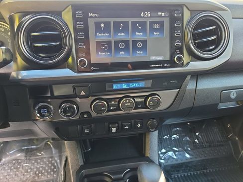 Used 2022 Toyota Tacoma TRD Sport AWD/4WD image 11