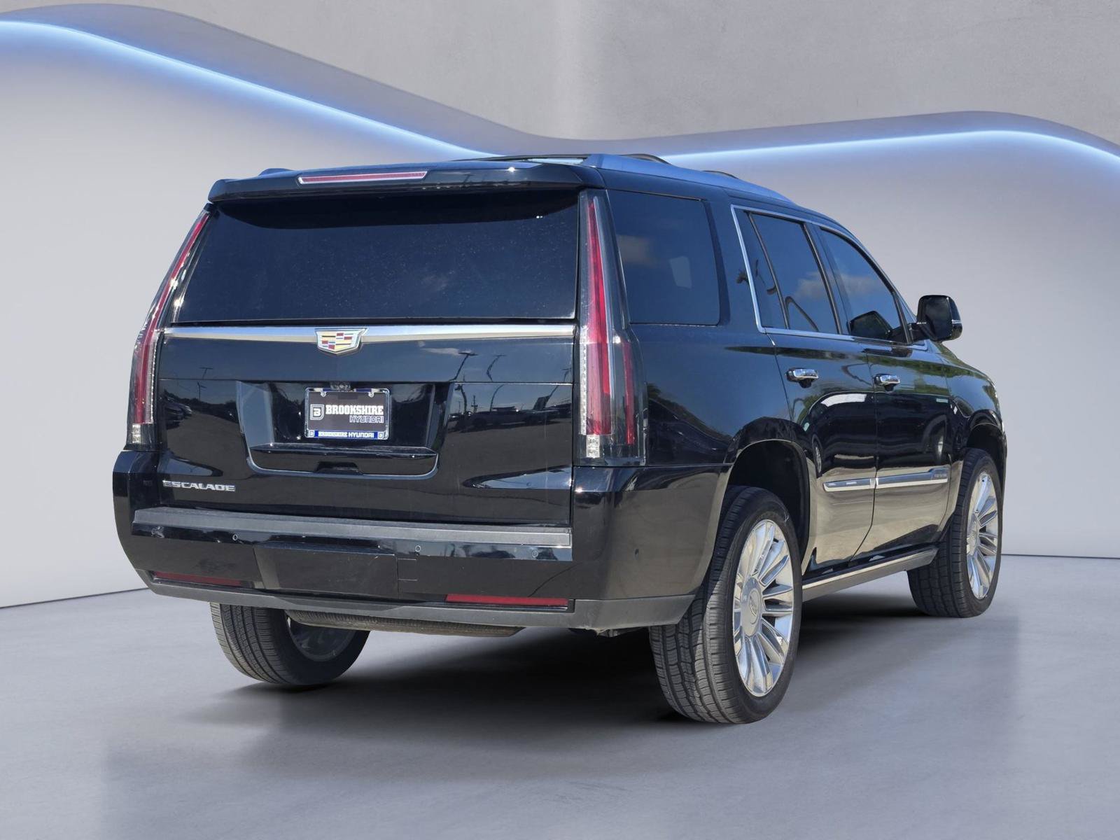 Used 2020 Cadillac Escalade Platinum AWD/4WD image 6