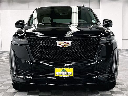 Used 2024 Cadillac Escalade ESV Sport Platinum AWD/4WD image 4