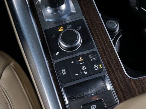 Used 2016 Land Rover Range Rover Sport HSE image 14