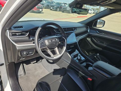 Used 2024 Jeep Grand Cherokee L Limited w/ Luxury Tech Group II image 13