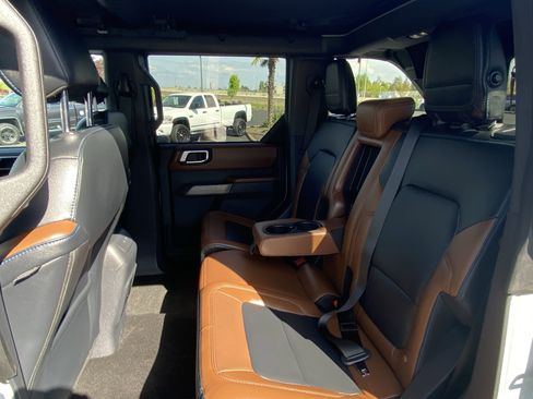 Used 2022 Ford Bronco Outer Banks image 11