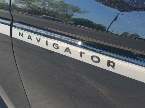 New 2026 Lincoln Navigator Reserve AWD/4WD image 7