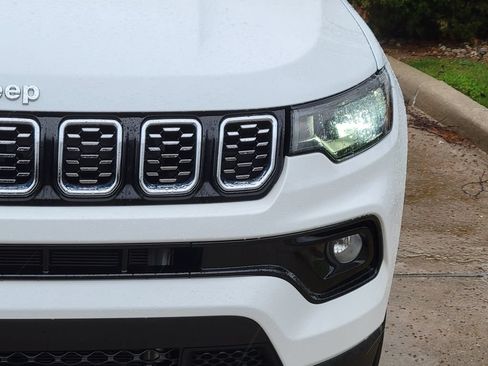 Used 2025 Jeep Compass Limited AWD/4WD image 10