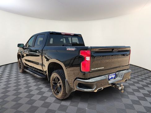 Used 2021 Chevrolet Silverado 1500 LT Trail Boss w/ Convenience Package II AWD/4WD image 3