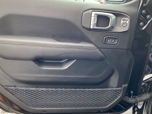 Used 2022 Jeep Gladiator Overland image 35