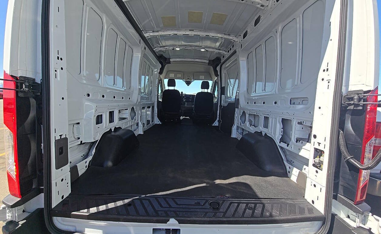 Used 2025 Ford Transit 350 148 Medium Roof AWD image 7