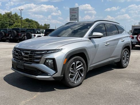Used 2025 Hyundai Tucson Limited AWD/4WD image 3