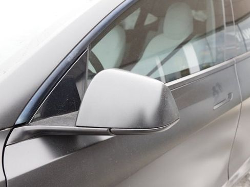 Used 2022 Tesla Model Y Performance image 13