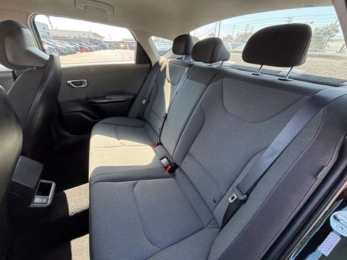 Used 2025 Kia K4 FWD image 27