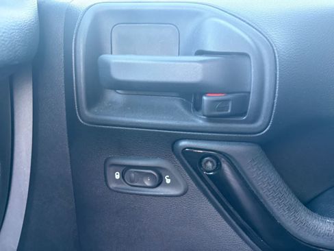 Used 2015 Jeep Wrangler Unlimited Sahara AWD/4WD image 31