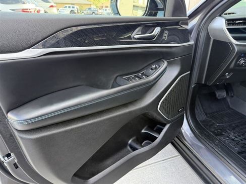 Used 2022 Jeep Grand Cherokee Trailhawk AWD/4WD image 22