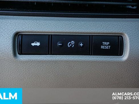 Used 2025 Nissan Altima 2.5 SV FWD image 42