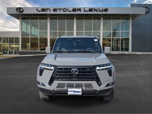 Used 2024 Lexus GX 550 w/ Accessory Package (Z1) image 8