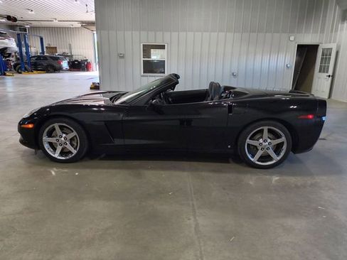 Used 2007 Chevrolet Corvette Convertible w/ Preferred Equipment Group RWD image 9