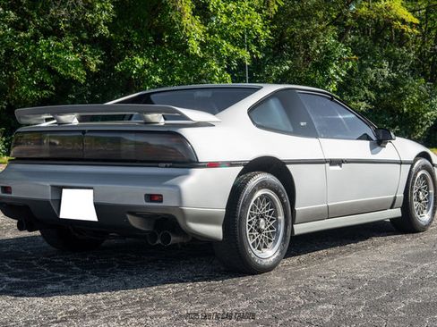Used 1986 Pontiac Fiero GT image 8