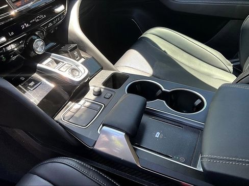 Used 2024 Acura MDX FWD w/ Technology Package image 18