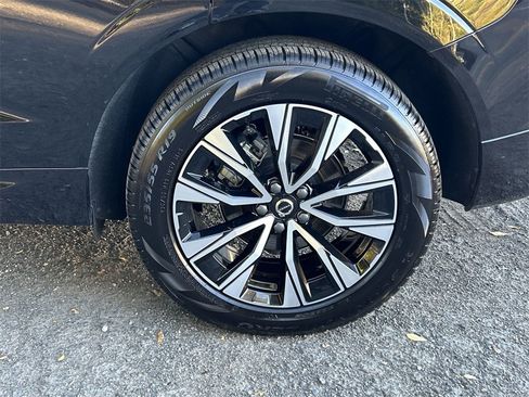 New 2025 Volvo XC60 B5 Core w/ Protection Package Premier image 11