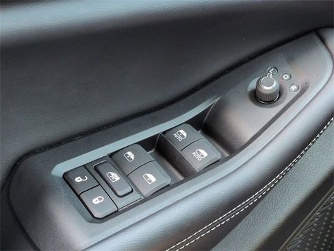 Certified 2024 Jeep Grand Cherokee Altitude image 25