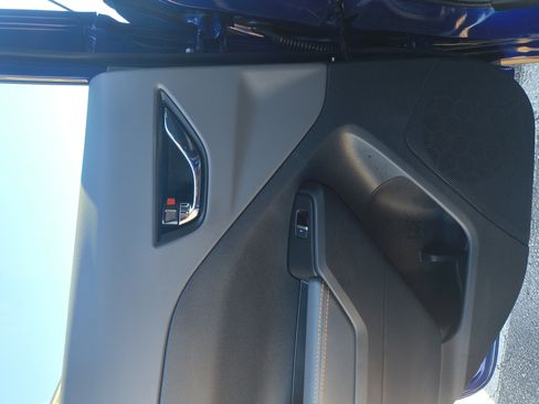 Used 2025 Subaru Crosstrek 2.5i Limited w/ Crosstrek Mirror Package image 12