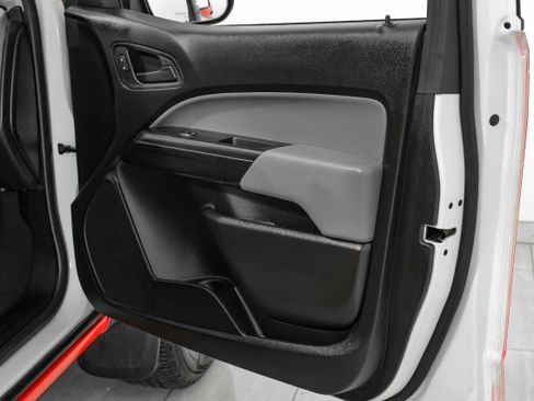 Used 2019 Chevrolet Colorado W/T image 40