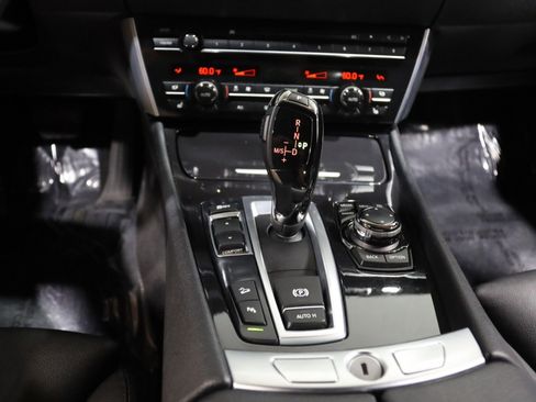 Used 2013 BMW 550i Gran Turismo xDrive image 57