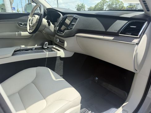 Certified 2023 Volvo XC90 B6 Plus w/ Protection Package AWD/4WD image 11