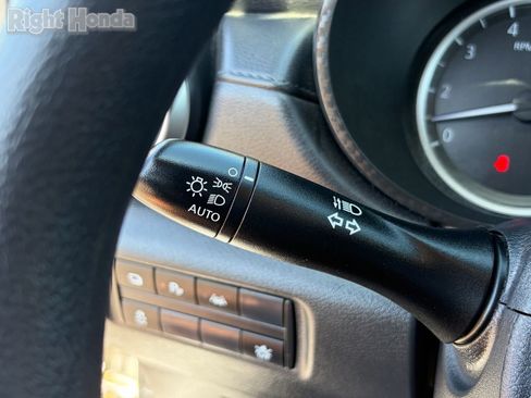 Used 2025 Nissan Versa S w/ Trunk Package FWD image 18