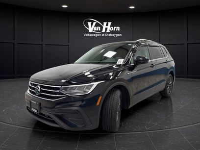 Used 2022 Volkswagen Tiguan SE w/ Panoramic Sunroof Package