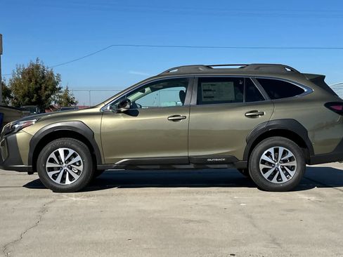 New 2025 Subaru Outback Premium image 6