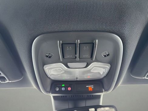 Used 2023 Chevrolet Colorado Z71 w/ Z71 Convenience Package 2 image 12