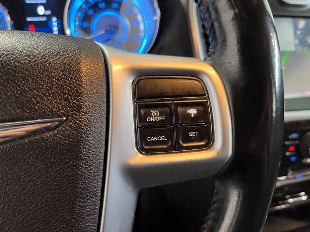 Used 2013 Chrysler 300 C RWD image 28
