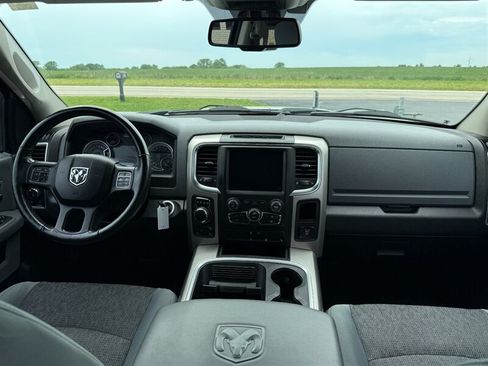 Used 2019 RAM 1500 Classic SLT w/ SLT Plus D←cor Group AWD/4WD image 14