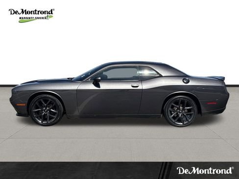 Used 2019 Dodge Challenger SXT w/ Blacktop Package image 8