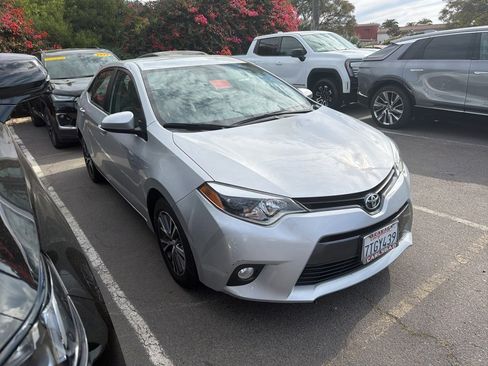 Used 2016 Toyota Corolla LE image 3
