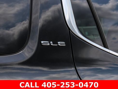 Used 2023 GMC Acadia SLE FWD image 10