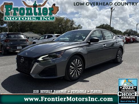 Used 2025 Nissan Altima 2.5 SV image 1