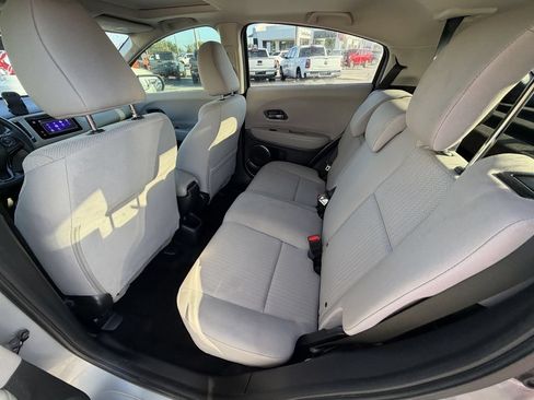 Used 2018 Honda HR-V EX image 12