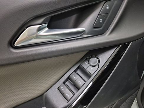 New 2026 Chevrolet Equinox LT w/ Convenience Package II image 24